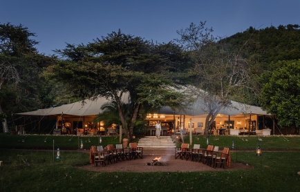 Fire-place-at-Cottar-s-1920-Camp