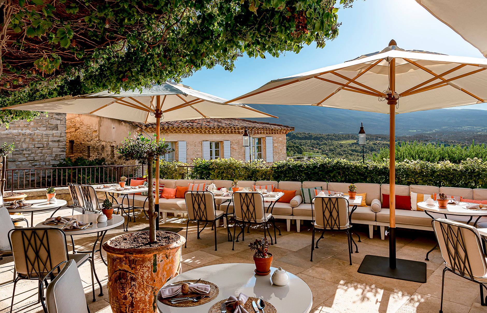 Crillon le Brave, Provence, France. Photo © Crillon le Brave