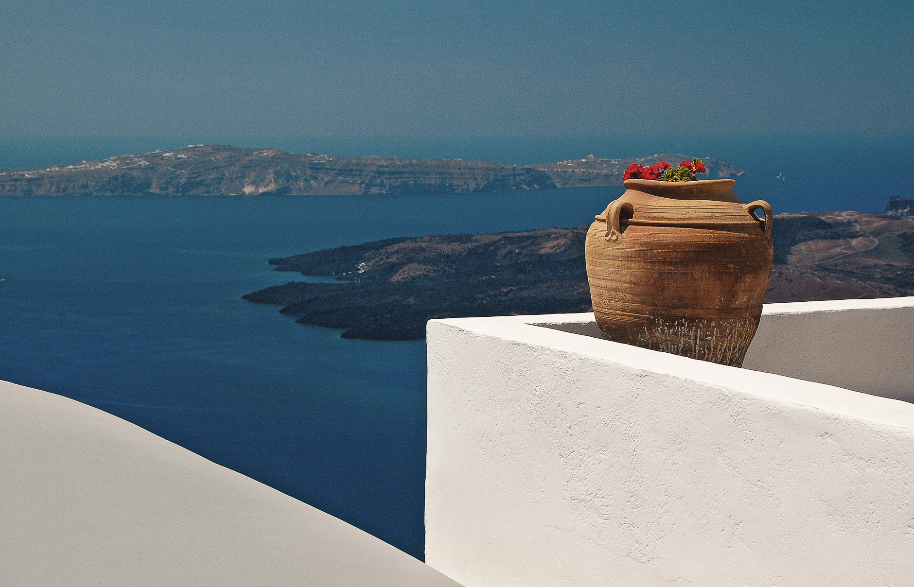 Dreams Luxury Suites, Santorini, Greece • Photo © TravelPlusStyle.com