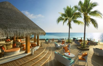 dusit_maldives_sandbar_final-3