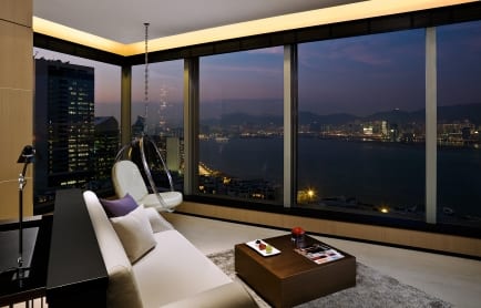 hi_hkgeh_59655875_suite_3006_-_night_h