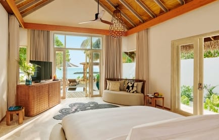 beach-sunrise-villa-bedroom_0