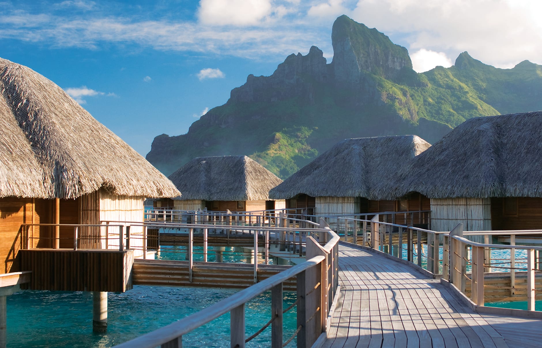 Four Seasons Resort Bora Bora, French Polynesia. Hotel Review. © Four Seasons Hotels Limited 