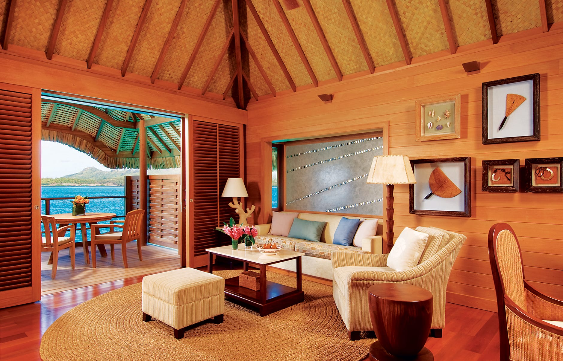 Four Seasons Resort Bora Bora, French Polynesia. Hotel Review. © Four Seasons Hotels Limited 