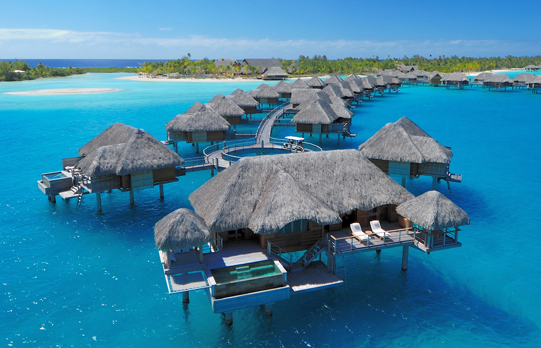 Four Seasons Resort Bora Bora, French Polynesia. Hotel Review. © Four Seasons Hotels Limited 