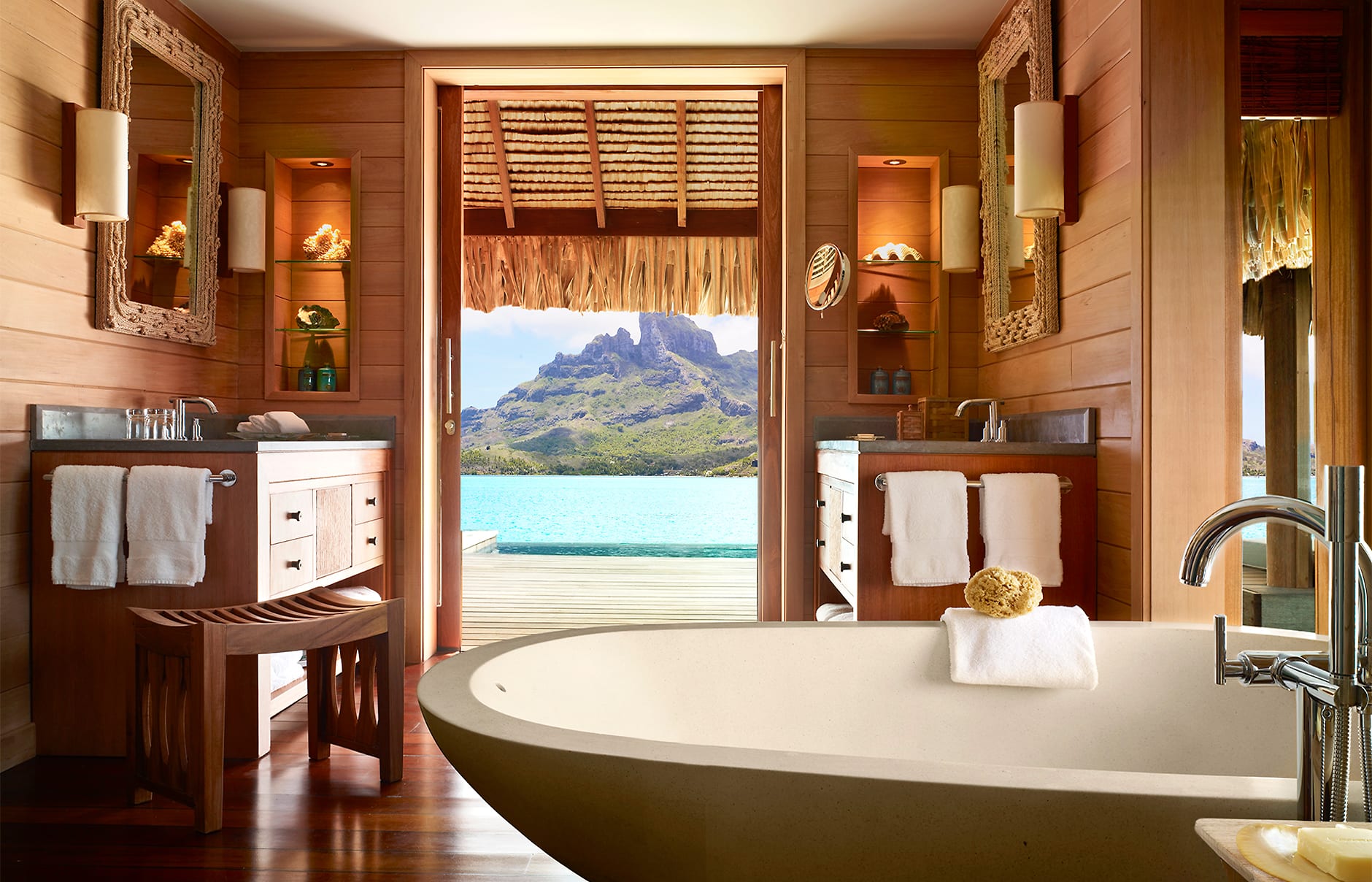 Four Seasons Resort Bora Bora, French Polynesia. Hotel Review. © Four Seasons Hotels Limited 