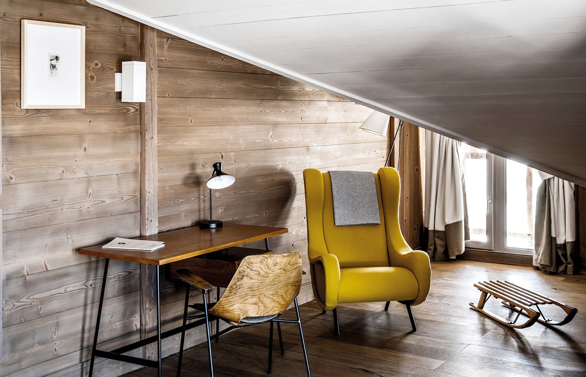 Les 3 Vallées, Courchevel, a Beaumier Hotel, France. Hotel Review. Photo © Beaumier hotel-des-trois-vallees-comfort-room-v2-r-r2