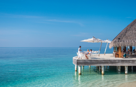 huvafen_fushi_celsius_restaurant_exterior_view