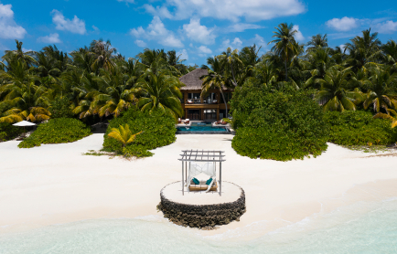 huvafen_fushi_cube_ariel_front_view___beach