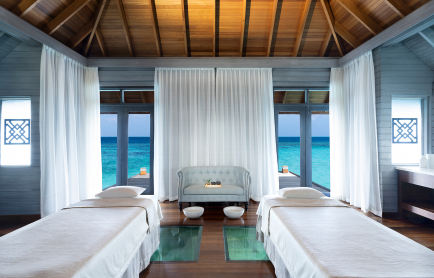 huvafen_fushi_spa_overwater_treatment_room_3