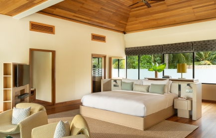 three-bedroom-beach-pavilion-with-pool_masterbedroom