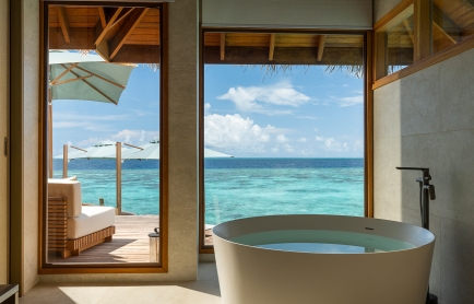two-bedroom-ocean-pavilion-with-pool_master-bedroom_bath