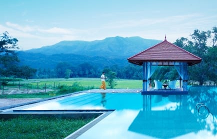 100540-28-jkw_pool4_service_5483