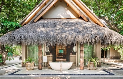 luxury-beach-villa-with-pool-bath