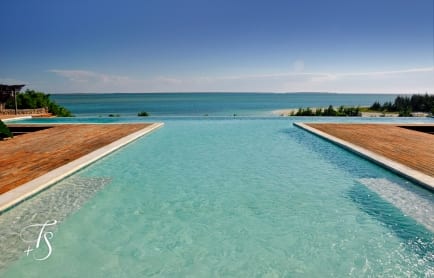 Infinty Pool. Kilindi Zanzibar. © Travel+Style