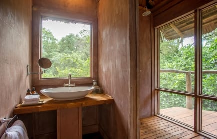 family-suite-second-room-bathroom-andbeyond-lake-manyara-tree-lodge
