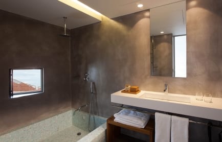 memmo-alfama-superior-room-r-5