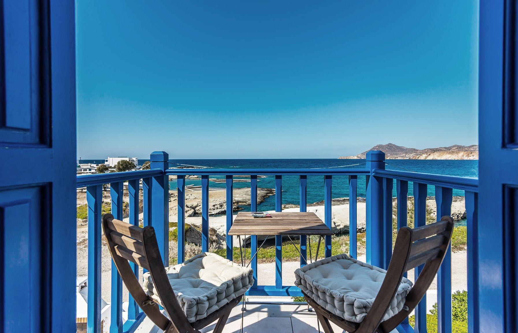 Perla Rooms, Pollonia. Milos, Greece. Travelplusstyle.com