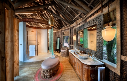 zanzibar-mnemba-island-banda-bathroom-2