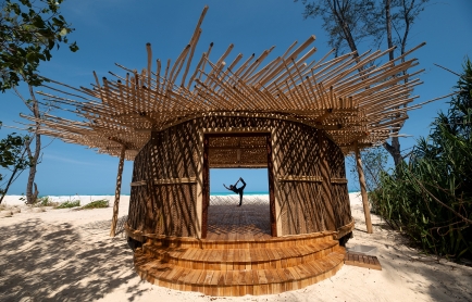 zanzibar-mnemba-island-yoga-2