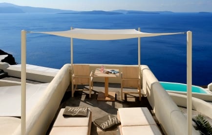 Vibrant suite. Mystique, Santorini. © Mystique Resort Santorini, Greece