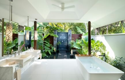 7studio_pool_bath_02_g_a_l