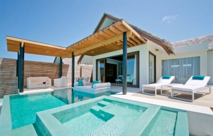 deluxe_water_studio_with_pool_