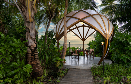 niyama_private_islands_maldives_restaurant_tribal_baobab_table