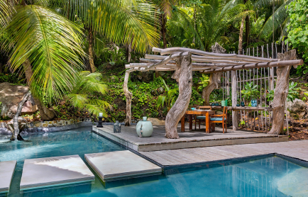 lc-sezlc-wine-cellar-table-30504_classic-hor