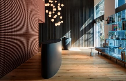 sir-victor-barcelona-public-area