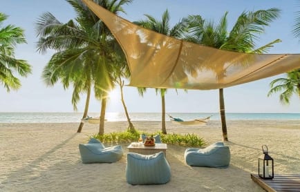 twovillaresidence_outdoorlivingarea-detail-alt