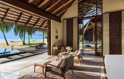 oneonly_reethirah_accommodation_twovillaresidence_kingbedvilla