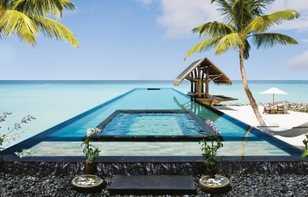 Infinity Pool. One&amp;Only Reethi Rah, Maldives. © One&amp;Only Resorts