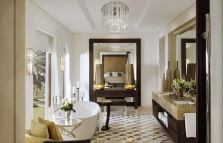 executive-suite-bathroom