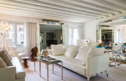 vceds-grandcanal-suite-livingarea-2582-hor-clsc