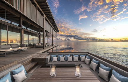 MLDPH_P0414 Presidential Residence Infinity Pool Sunset View