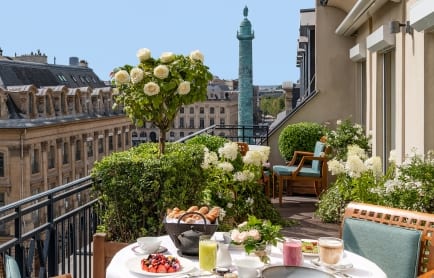 PARPH_P1186 Vendome Suite Balcony Breakfast