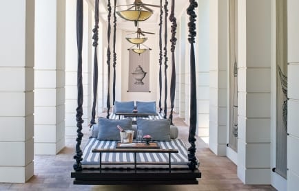 REPPH_P226 Courtyard Swing Beds