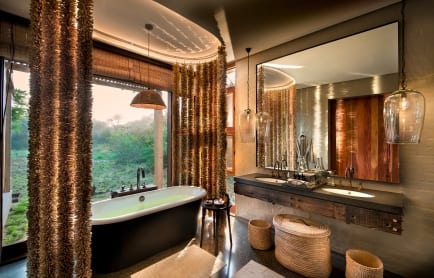 bathroom-views-at-andbeyond-phinda-homestead