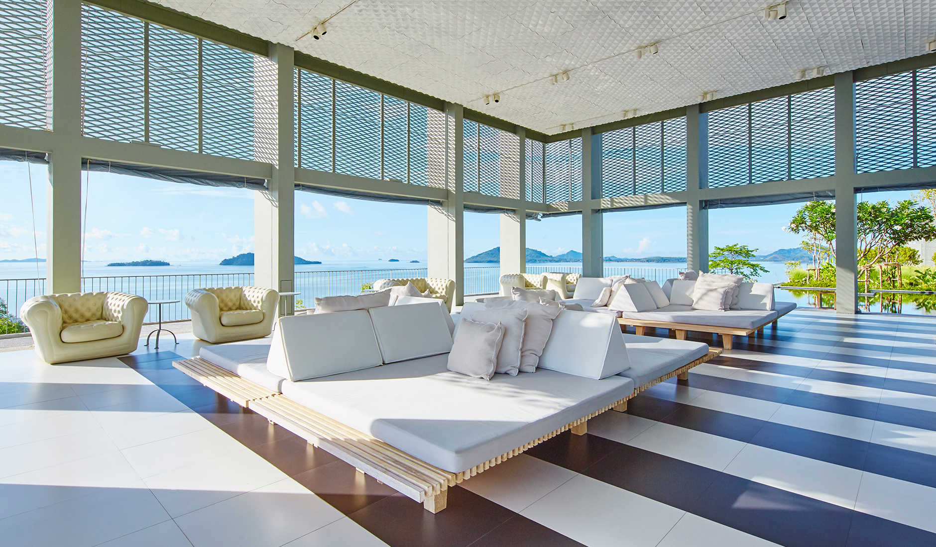 Point Yamu by COMO, Phuket. TravelPlusStyle.com la_sirena_lounge