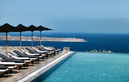 santo-maris-oia__main-pool_outdoors_04