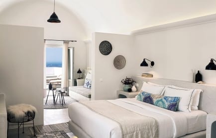 santo-maris-oia_deluxe-junior-suite-sea-view_01
