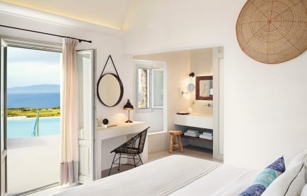 santo-maris-oia_honeymoon-suite-sunset-sea-view_01