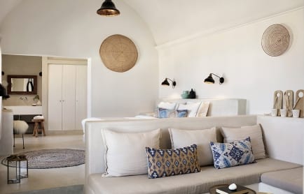 santo-maris-oia_honeymoon-suite-sunset-sea-view_04