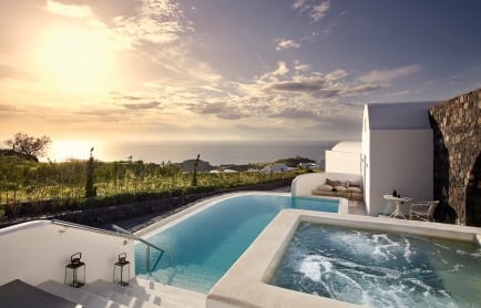 santo-maris-oia_royal-suite_01