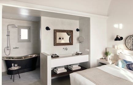 santo-maris-oia_royal-suite_03