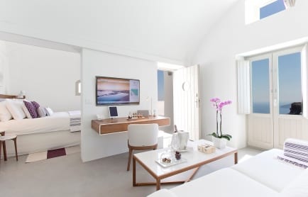 grace-santorini-superior-suite-1