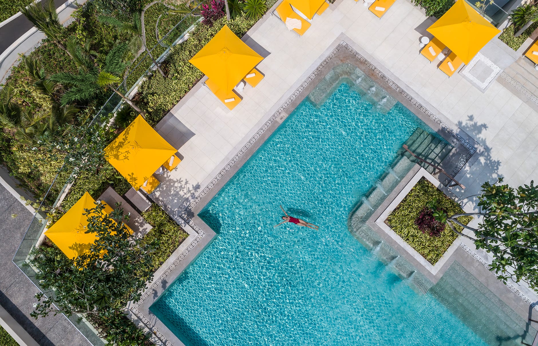 Swimming pool. Shangri-La Hotel Colombo, Sri Lanka. Hotel Review by TravelPlusStyle. Photo © Shangri-La 