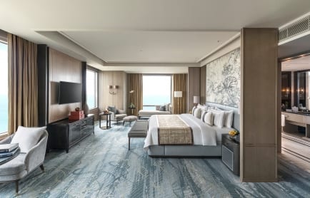 1-shangri-la-suite-bedroom