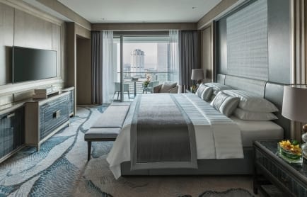 1-specialty-suite-bedroom